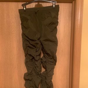 NWOT Joggers, Size 6